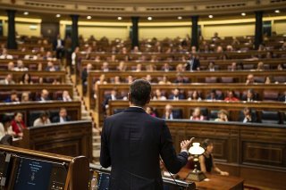 L'élection de la présidente du Congrès des députés donne une indication claire sur la possibilité pour Pedro Sánchez (de dos) d'être reconduit dans ses fonctions (archives).